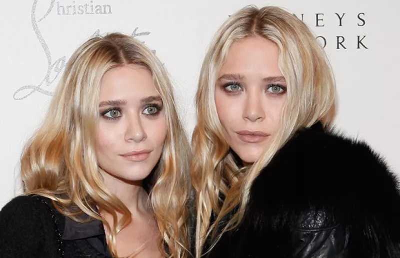 Al parecer, las hermanas Olsen tienen una debilidad por los hombres maduros, y siguiendo los pasos de su hermana Mary-Kate, Ashley logró conquistar a un hombre de 59 años.