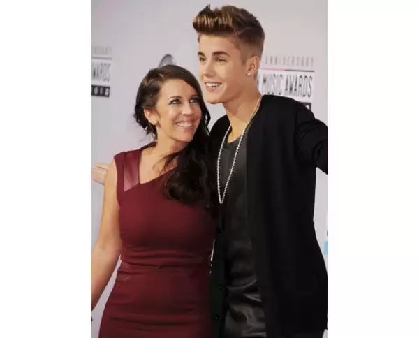 Patti Mallette recibe un homenaje en la piel de su hijo.