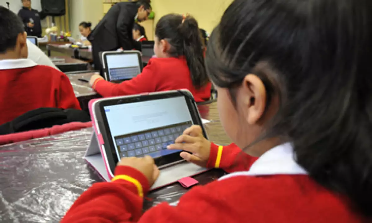 El gobierno federal repartió más de 700,000 tabletas a niños de primaria durante 2014. (Foto: Cuartoscuro/Archivo )