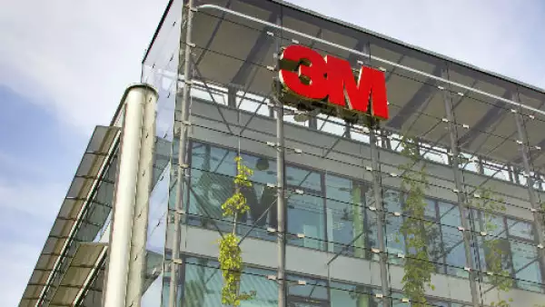 3M edificio con logo