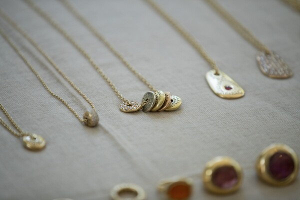 Collares
