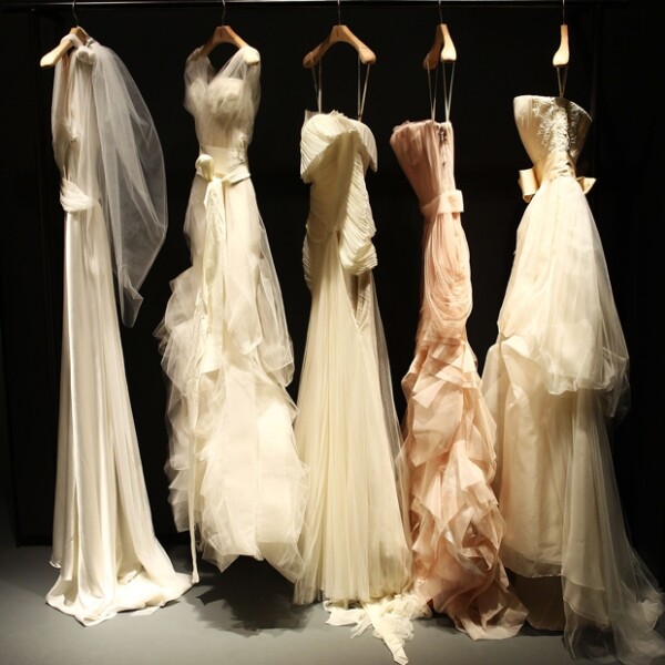 Probarse Un Vestido Vera Wang Cuesta 500 Dolares