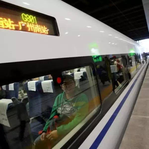 China presenta su nuevo tren bala