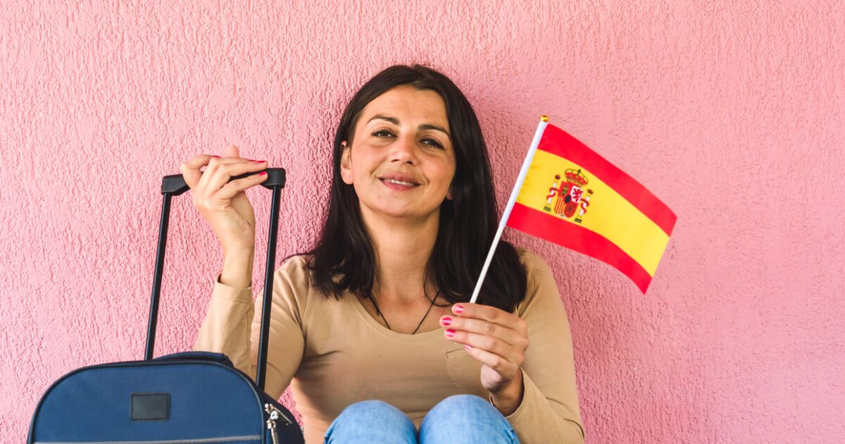 ESPAÑA ABRE LA PUERTA A UN MILLÓN DE MIGRANTES