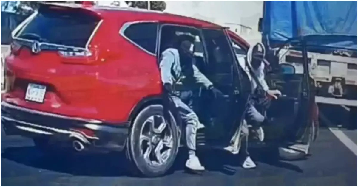 Familia logra huir de un asalto en la carretera federal 136, Texcoco-Calpulalpan