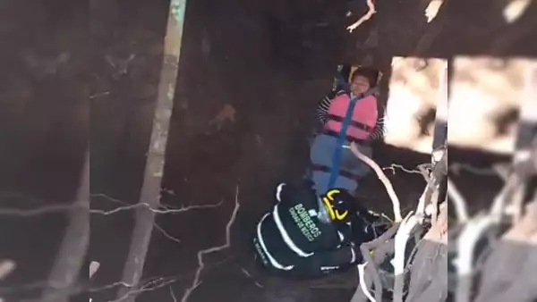 Mujer cae a socavón en Gustavo A. Madero