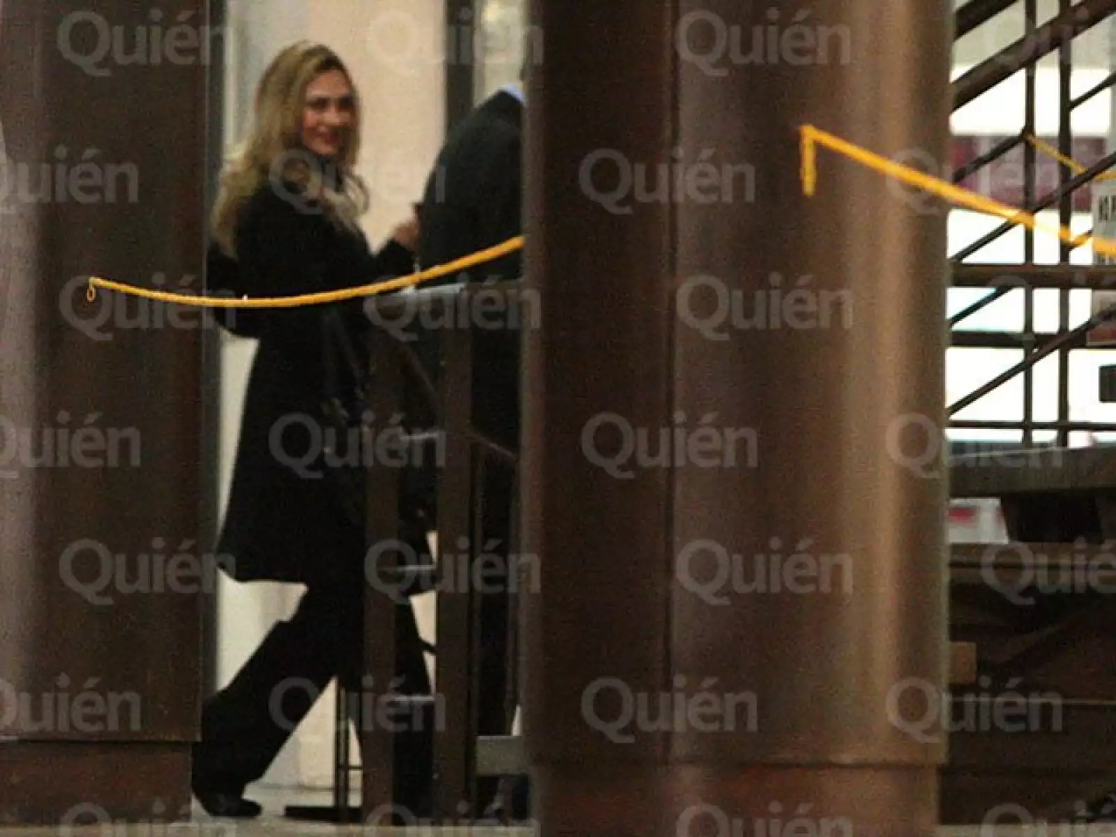 Después de meses de negociaciones, la actriz aceptó regresar a las telenovelas, entre otras cosas pidió trabajar cuatro días a la semana, una casa a su disposición y recibirá un millón de dólares.