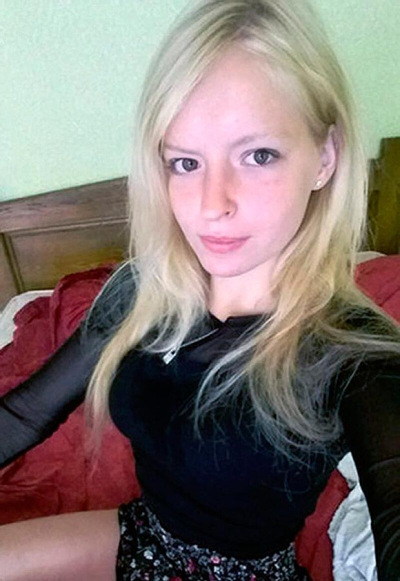 Era modelo de desnudos y su belleza causó la envidia de su hermana.