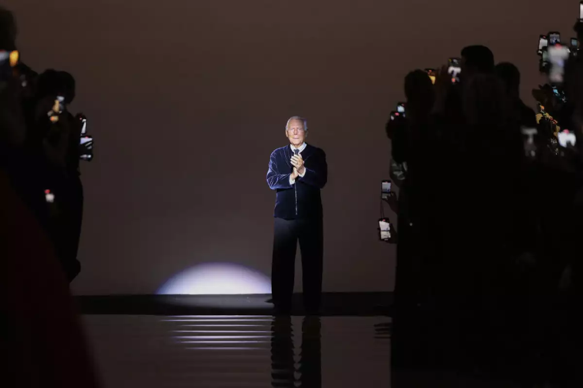 giorgio armani volvera desfiles