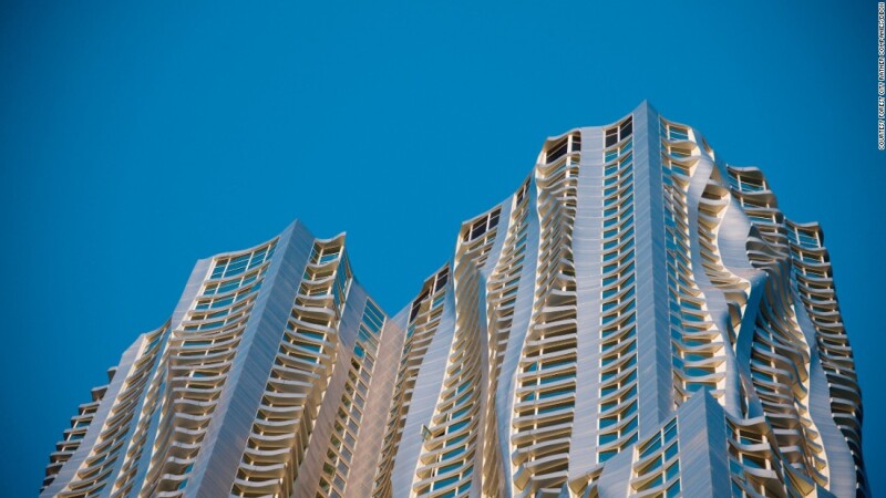 8 Spruce Street (2003-11) por Gehry Partners en Nueva York