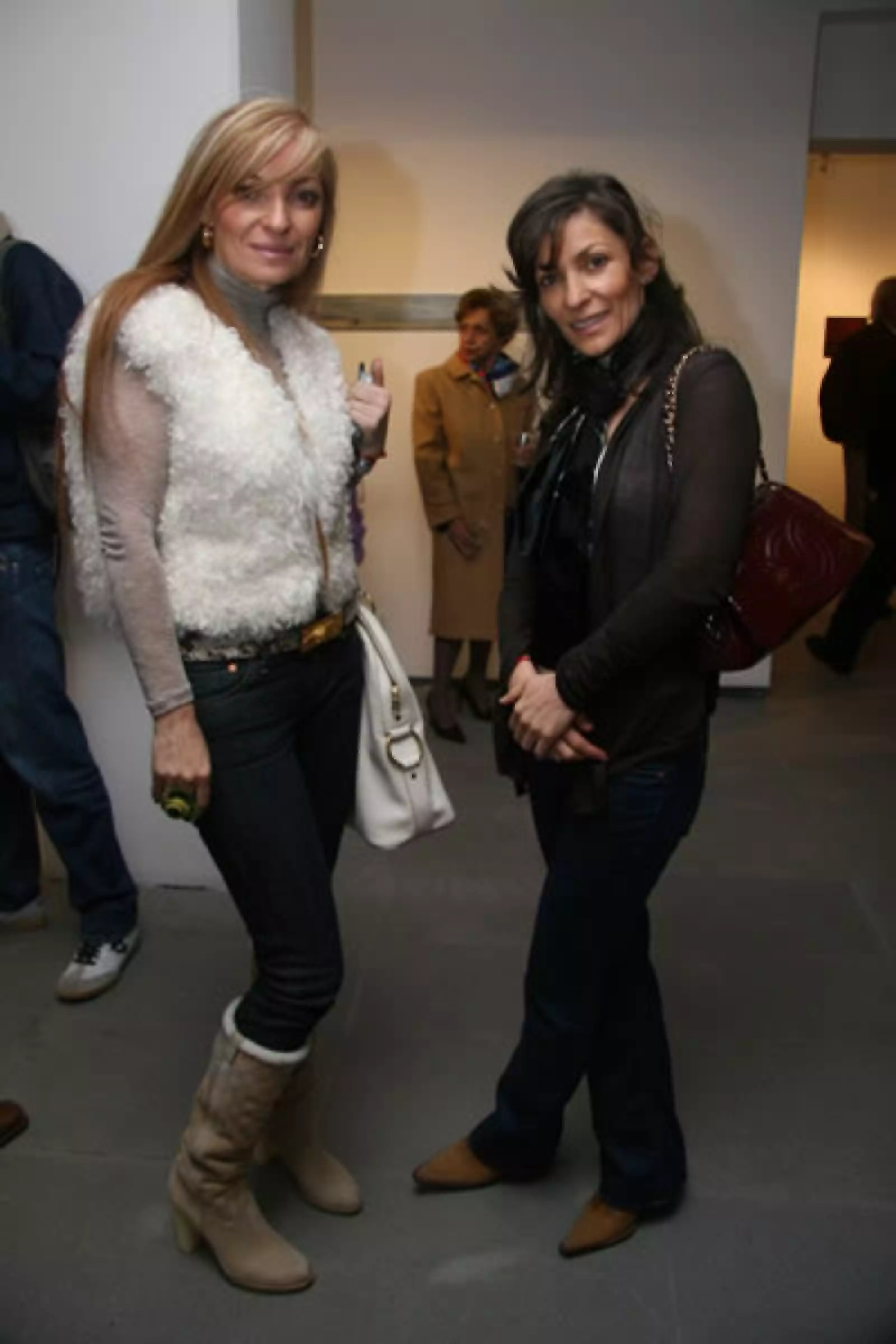 Exposición de Mona J. Lang con Rebeca De Alba.