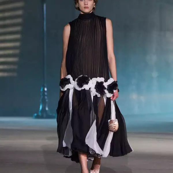 Dior Resort PO S27 003.jpg