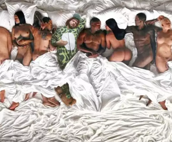 La famosa escena de desnudos en el video de Kanye.