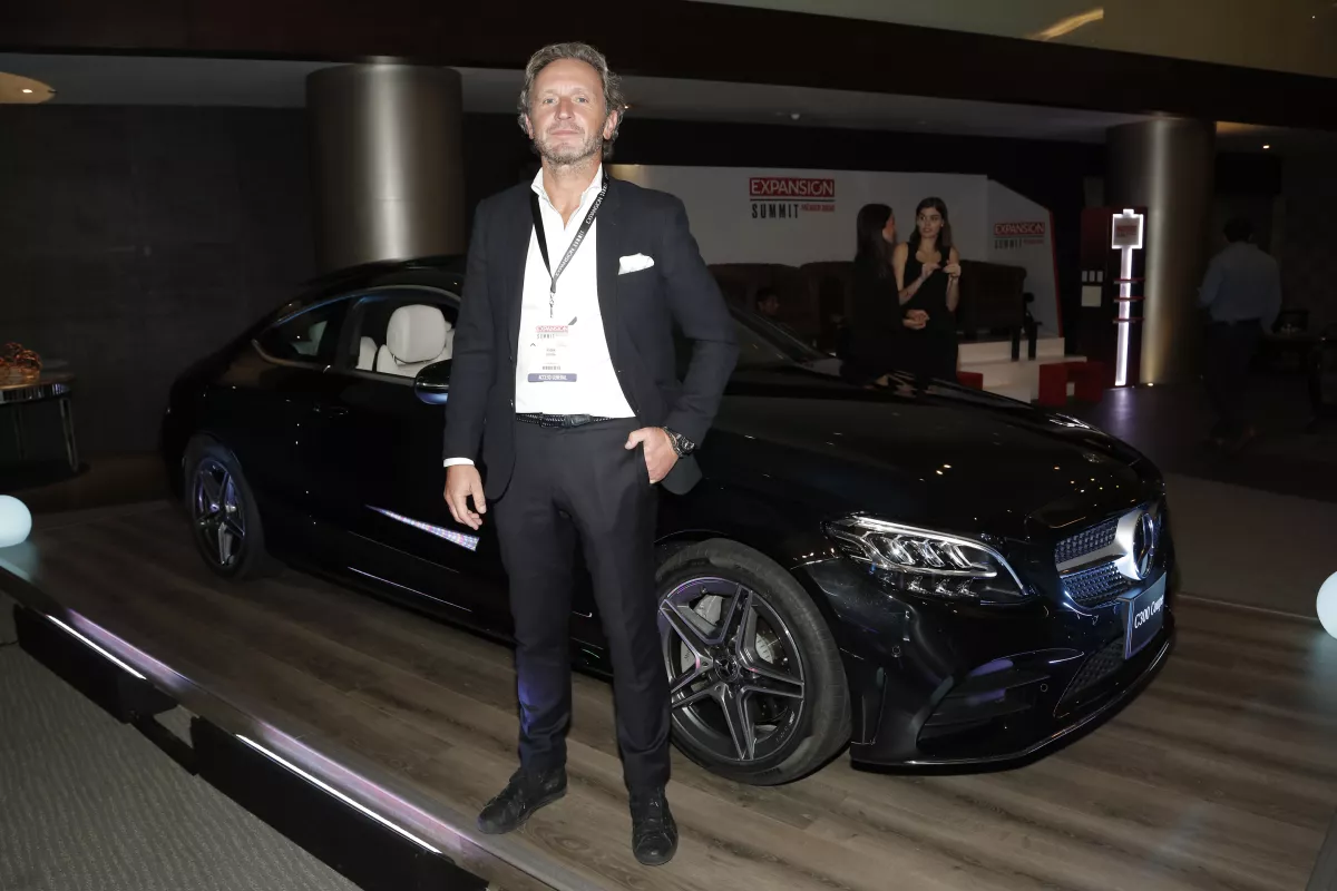 Radek Jelinek destaca las ventajas de la industria automotriz en la plataforma mexicana.