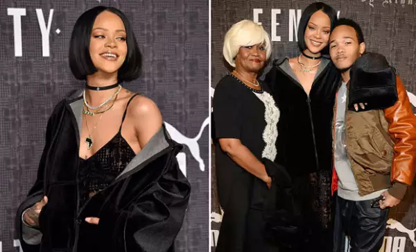 Su familia la apoyó durante el evento.