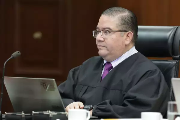 Apartments, cars and even a water concession, among the assets of the ministers of the Court Irving Espinosa Betanzos