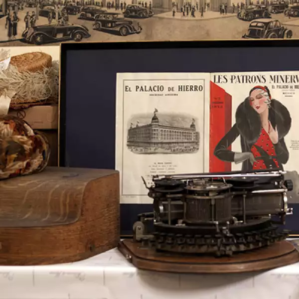 El Palacio de Hierro conserva objetos de principios del siglo XX, que planea mostrar al público en una exposición para conmemorar el 125 aniversario de la tienda departamental.