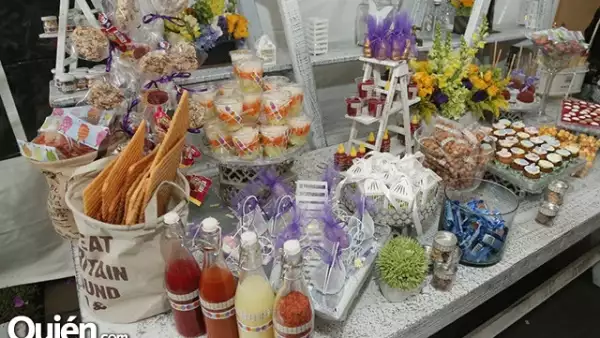 Las invitadas degustaron ricos postres.