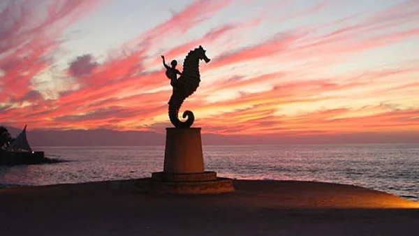 La Secretaría de Turismo (Sectur) informó que los destinos de Puerto Vallarta y Riviera Nayarit, serán la nueva sede del tianguis turístico 2012.