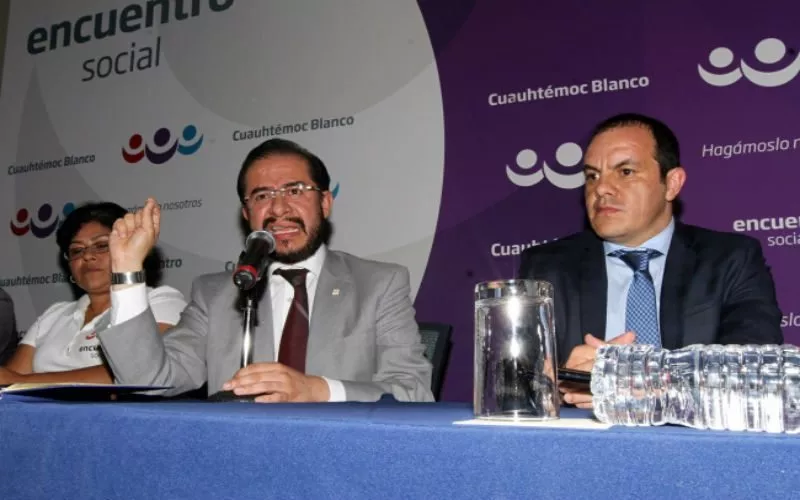 Conferencia de Hugo Eric Flores con Cuauhtémoc Blanco