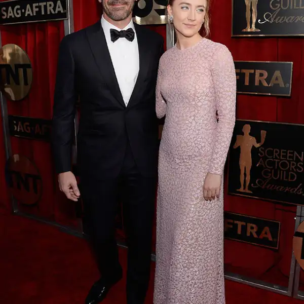 Saoirse Ronan y Jon Hamm