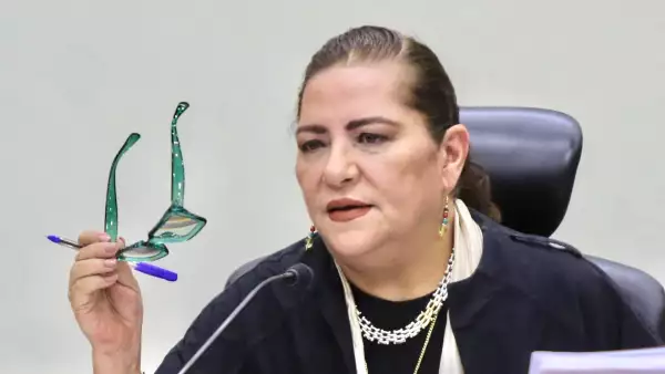 Sesión Extraordinaria INE