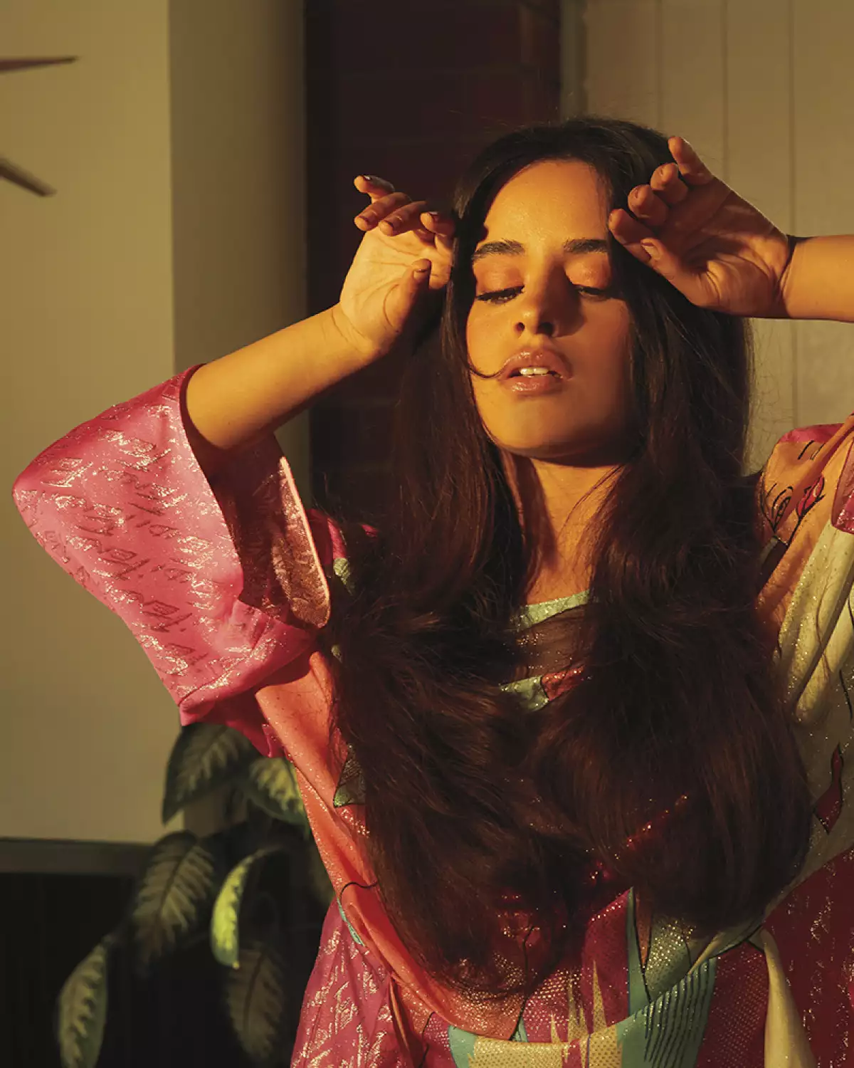 Camila-Cabello-Elle-Portada-Abril-Nuevo-Álbum-2022-Raíces-Latinas-5.jpg