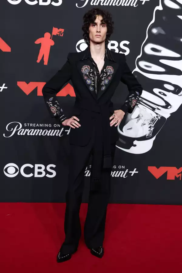 sombr vmas