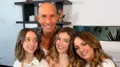 Nina, Erik y Mía Rubín, y Andrea Legarreta