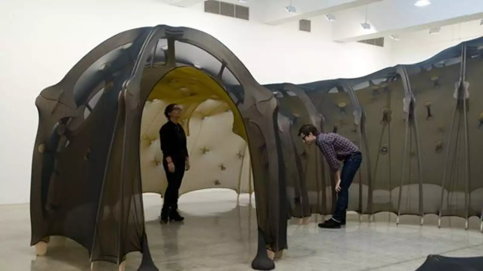 El mundo sensorial del brasileño Ernesto Neto