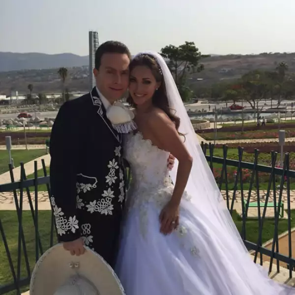 Anahí y Manuel Velasco se casaron el 25 de abril en catedral de San Cristóbal de las Casas.