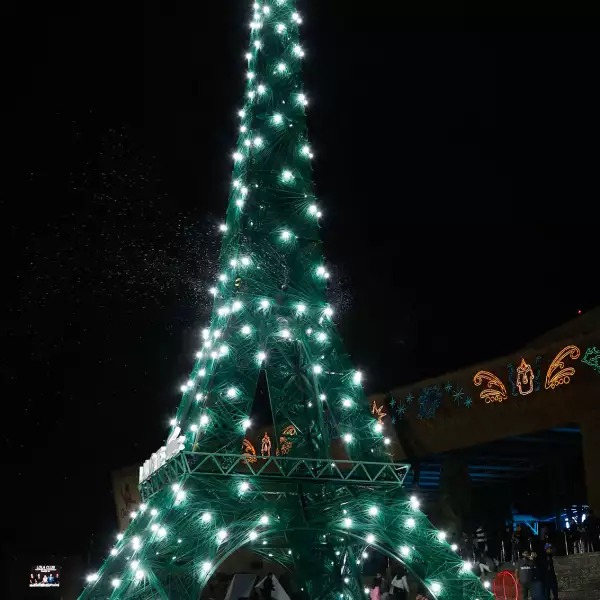 Evento de Lacoste -Una noche navideña bajo la Torre Eiffel