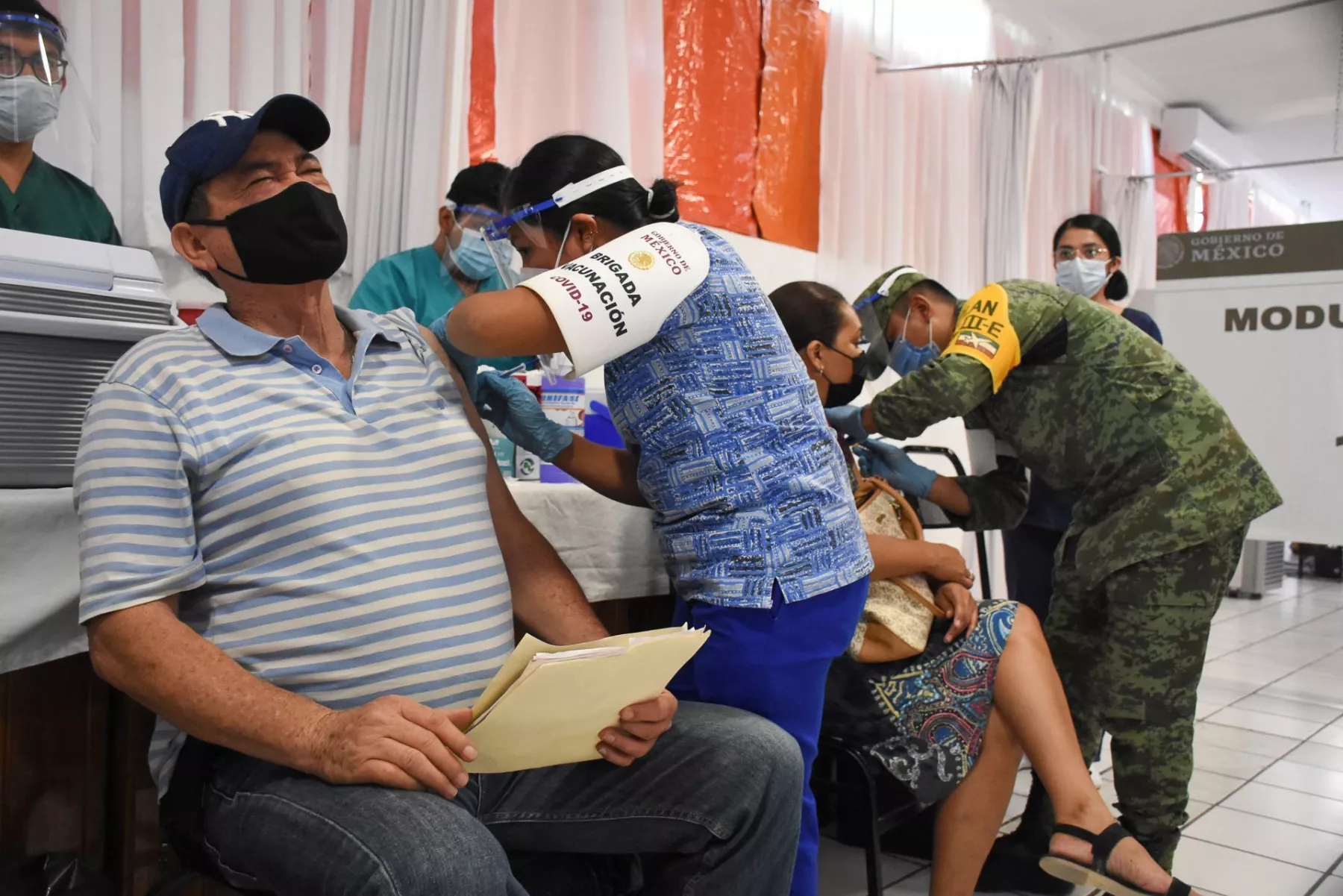 Inició la Jornada Nacional de Vacunación contra el Covid-19 a adultos mayores de 50 a 59 años en Campeche.