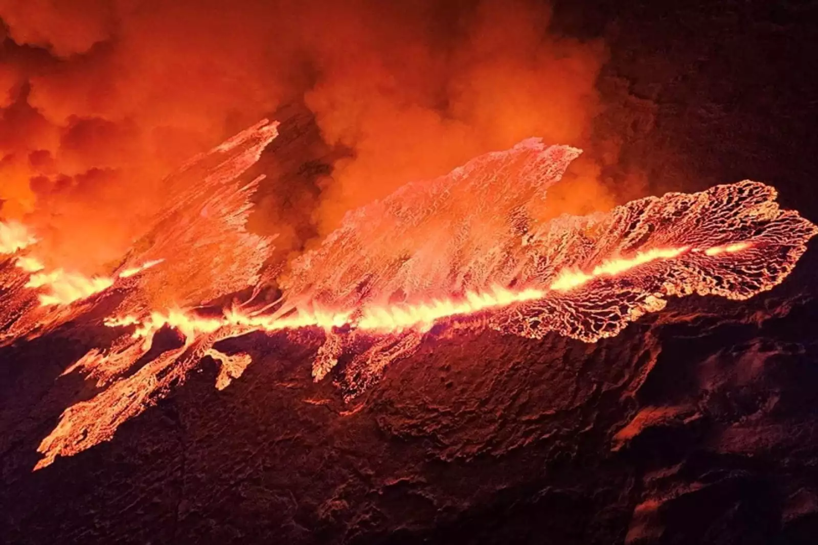 Foto de la erupción del volcán en Islandia