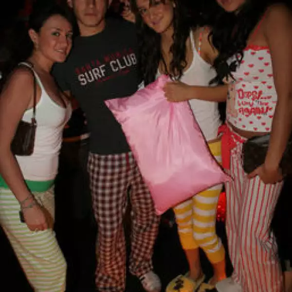 Daniela Hijar, Oscar Cano, Jennifer Yryrs