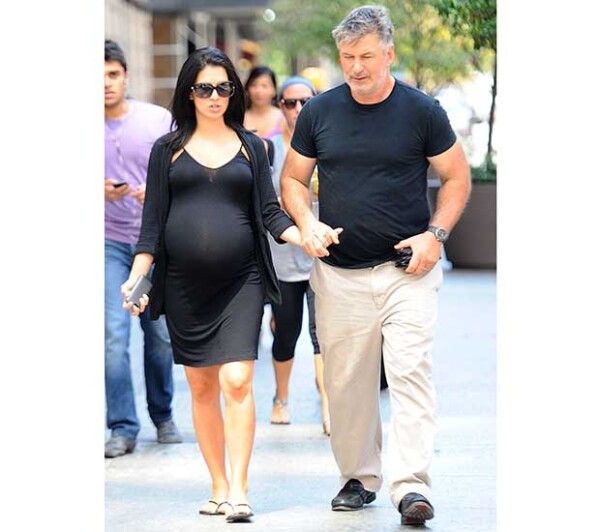 Ya nació la bebé de Alec Baldwin e Hilaria Thomas, se llama Carmen Gabriela.