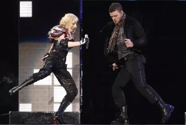 Justin Timberlake y Madonna interpretaron sobre el escenario la canción "4 minutes".