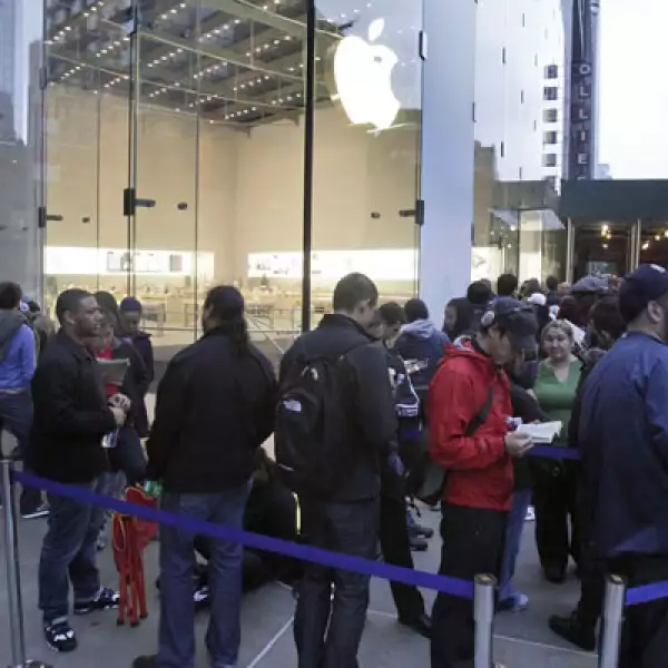 El nuevo iPhone 4S se comercializará en el país a partir del 28 de octubre.