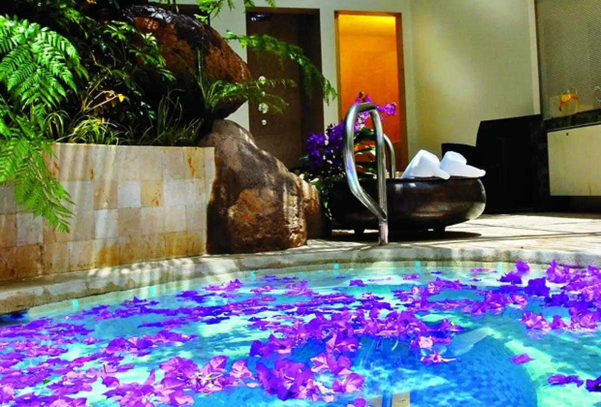 El ritual Aqua comienza en el jacuzzi y alterna calor y frío.