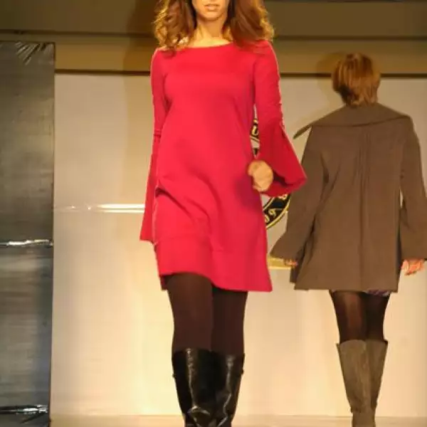 Desfile Elda Watanabe