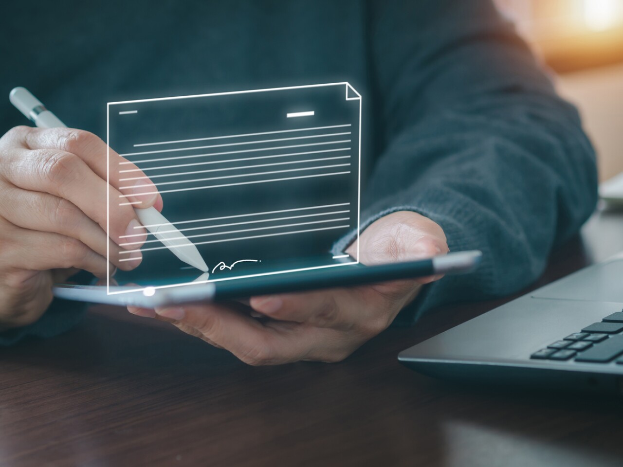 SAT in CNBV sta podpisala sporazum za uporabo e-podpisa v finančnem sistemu