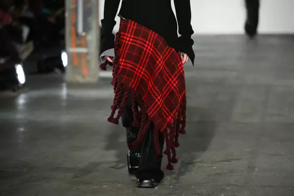 Con toques punk, Anderson reinventa los clásicos de Dior en la Semana de la Moda masculina de París