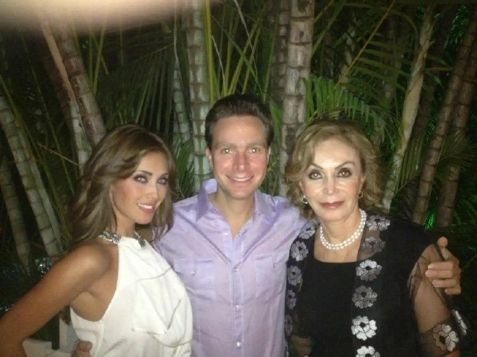 Aquí en año nuevo de 2013 con la mamá de Manuel Velasco, Leticia Coello.