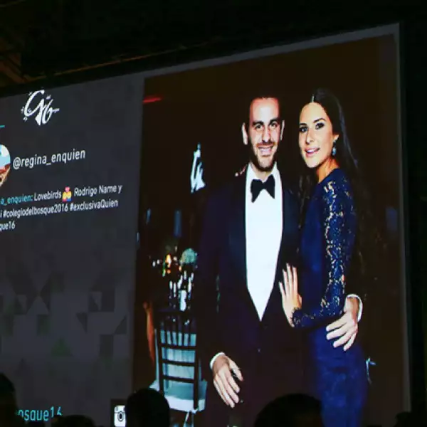 Regina en Quién presente en la graduación del colegio del Bosque exclusiva de Quién