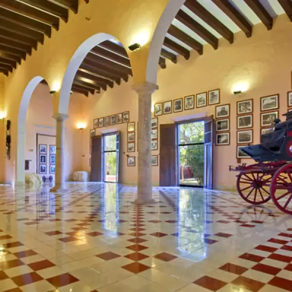 Las 28 habitaciones y suites se encuentran en los edificios originales, que han sido renovados por completo.