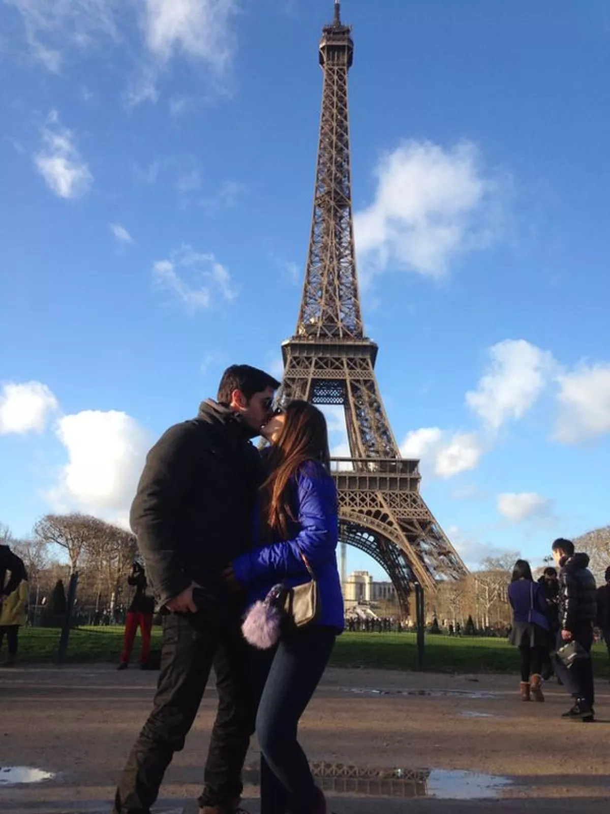 Daniel y Sabrina viajaron a París y España, donde a la actriz le esperaba una gran sorpresa.