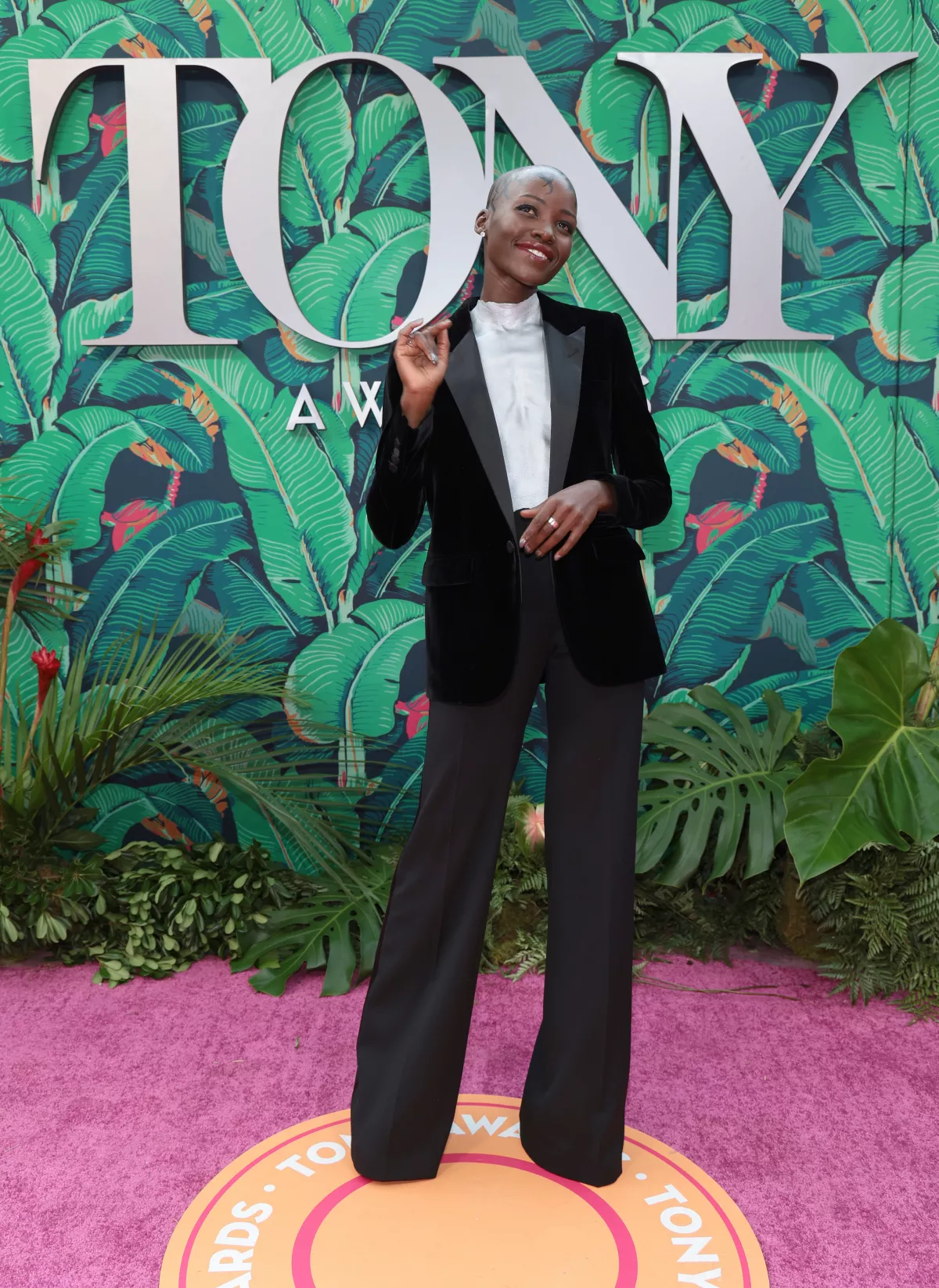 Lupita Nyong'o en la entrega 76 de los Tony Awards