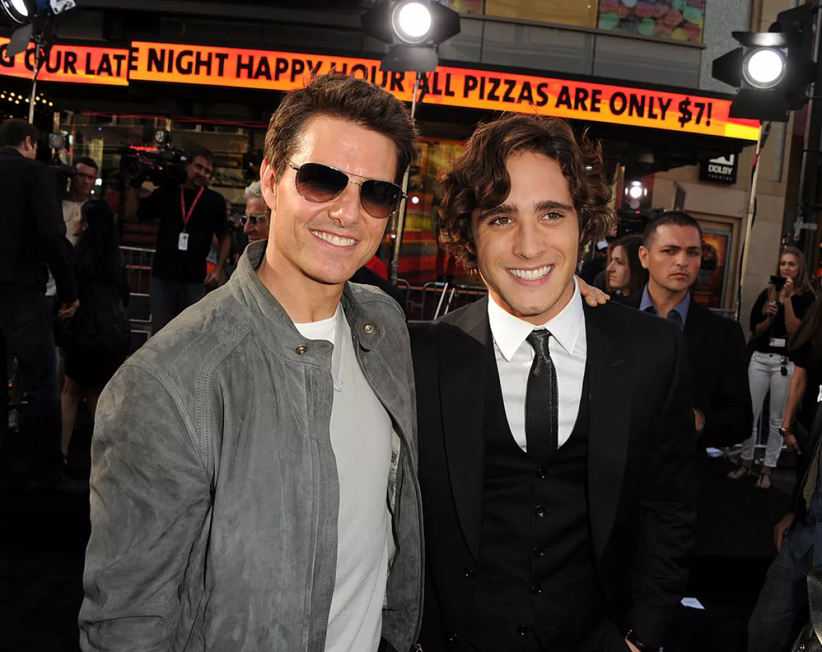 diego-boneta-tom-cruise