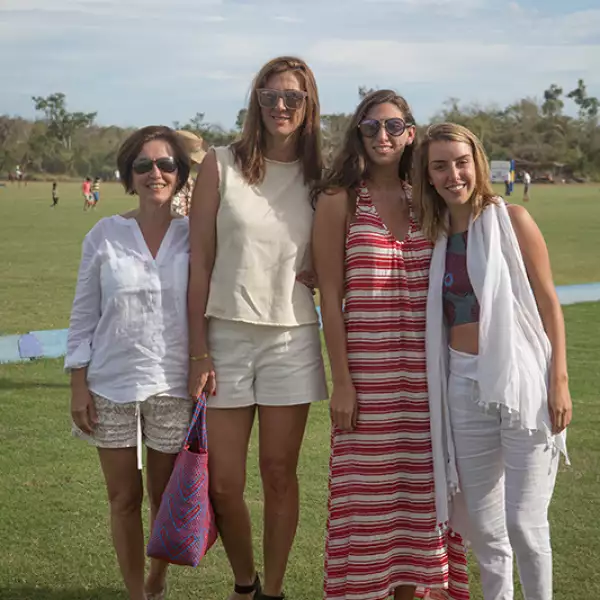 Teresa Canales, Cristina Lobeira, Lorenza Lanz y María Villareal