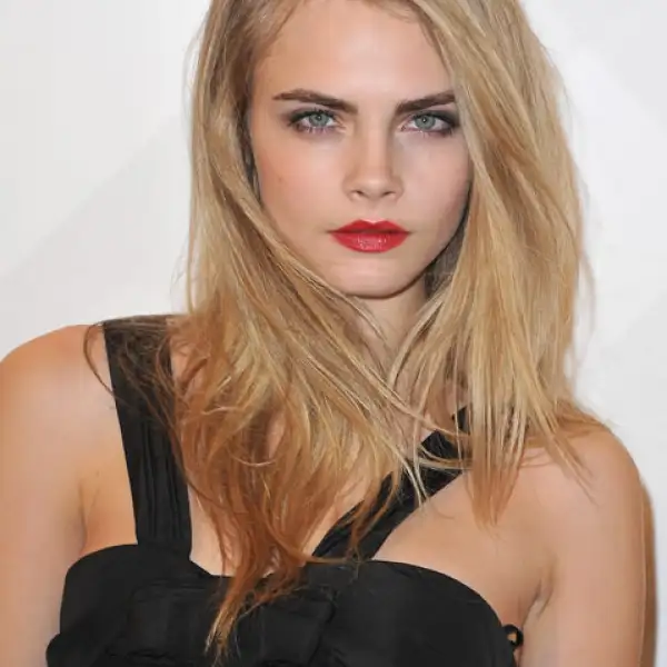 2011: Apertura de Boutique de Burberry en Londres
